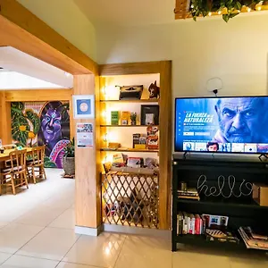 Hostal Adn Algo De Nosotros, Medellín